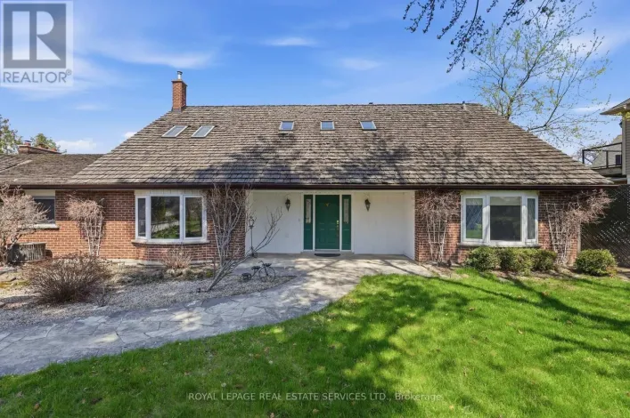 8 LAKESHORE DRIVE, Hamilton