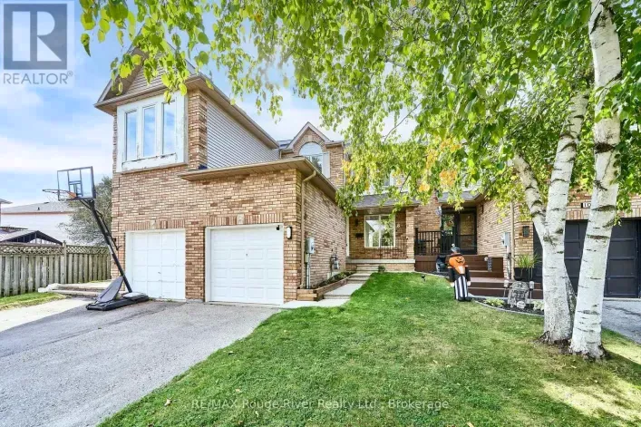 8 LANDERVILLE LANE, Clarington