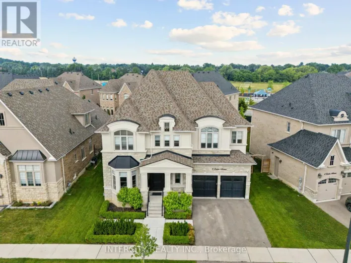 8 LARKIN AVENUE, King