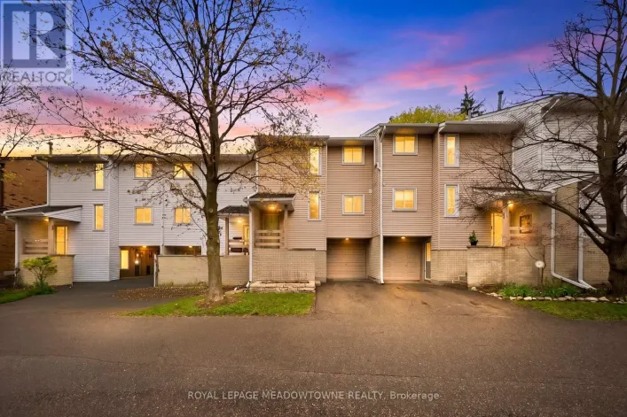 8 LYNDEN CIRCLE, Halton Hills