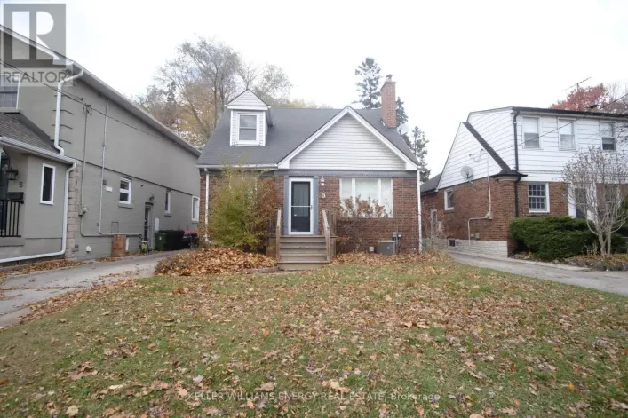 8 LYNNDALE ROAD, Toronto