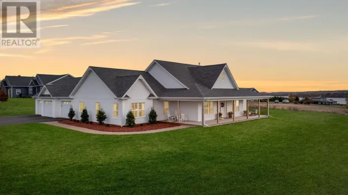 8 MacNeill Avenue, Clyde River