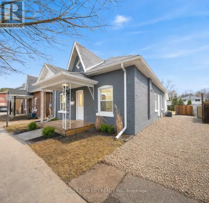 8 MAIN STREET, Brantford