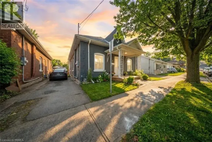 8 MAIN Street, Brantford