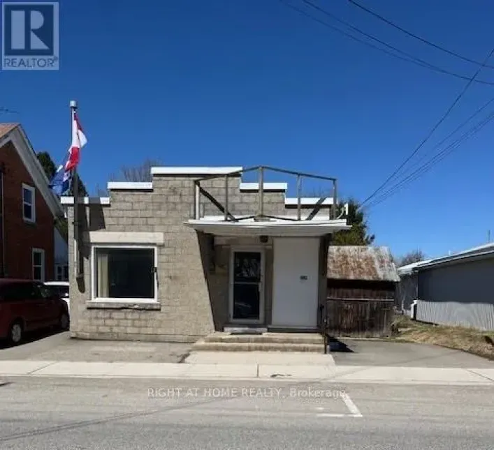 8 MAIN STREET N, Rideau Lakes