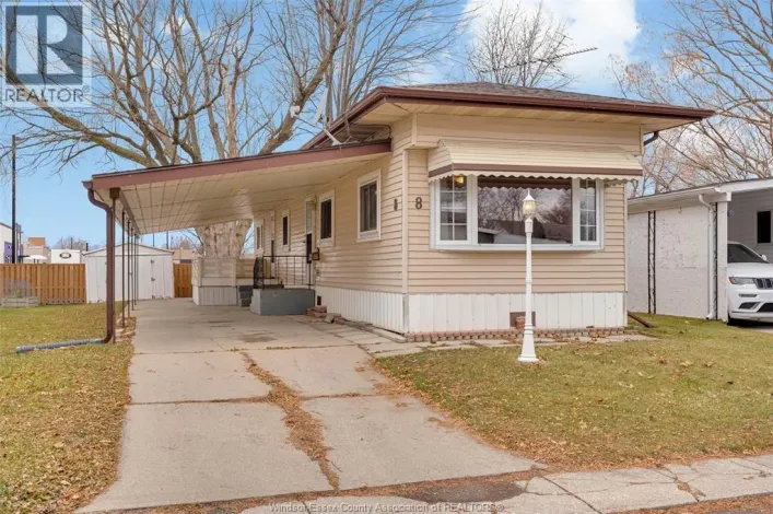 8 MALDEN HILL DRIVE, Amherstburg