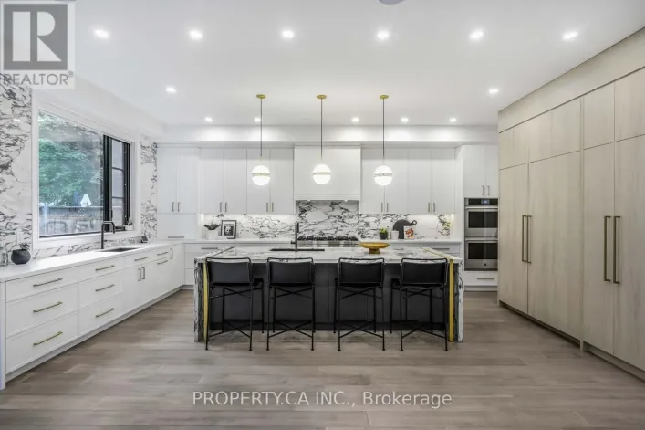 8 MANOR HAVEN ROAD, Toronto