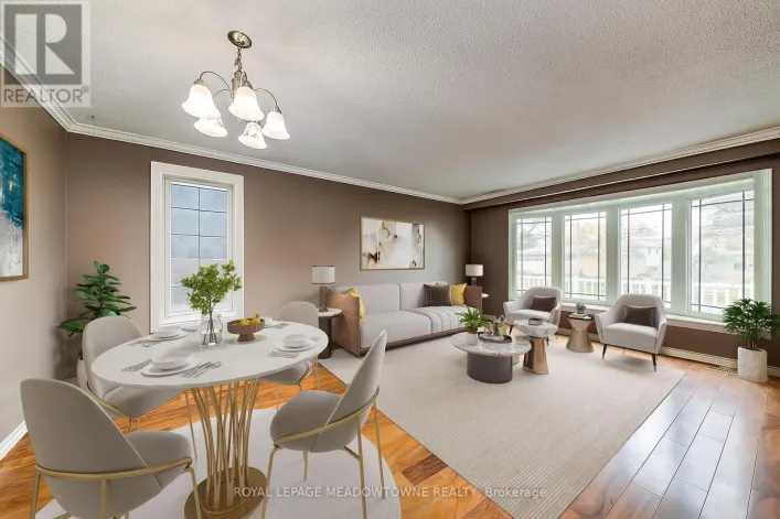 8 MIDHURST DRIVE, Toronto