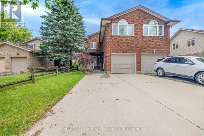 8 MOHICAN DRIVE, Woodstock