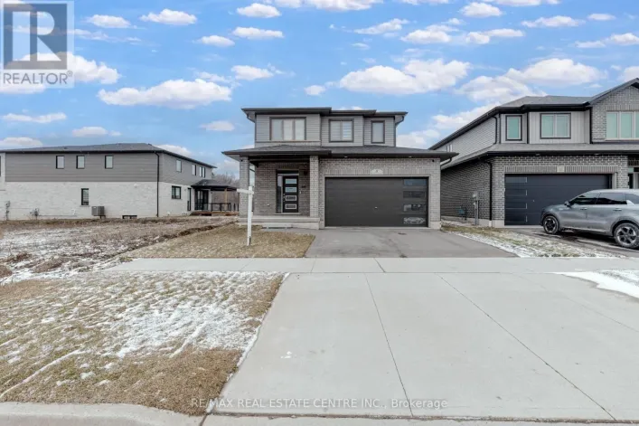 8 MOON CRESCENT, Cambridge