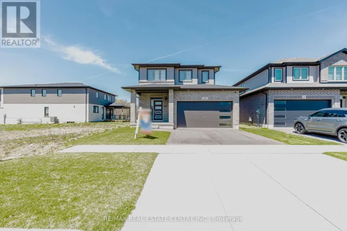 8 MOON CRESCENT, Cambridge