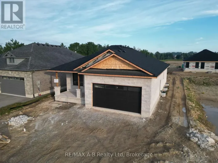 8 ORCHARD DRIVE, Stratford