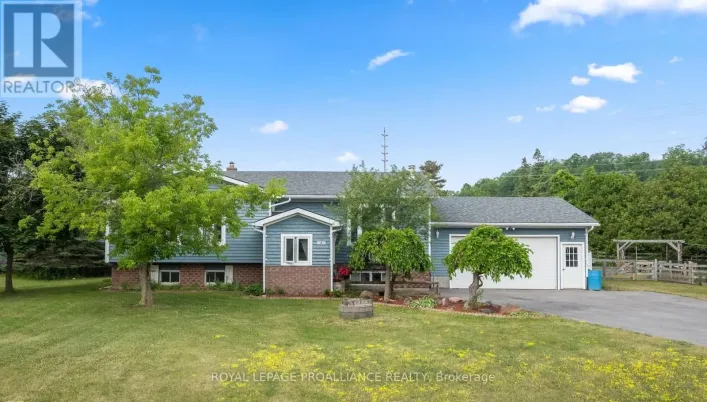 8 ORIOLE CRESCENT, Hamilton Township