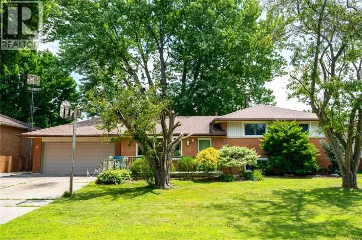 House for sale: 8 PARRY DRIVE, Chatham