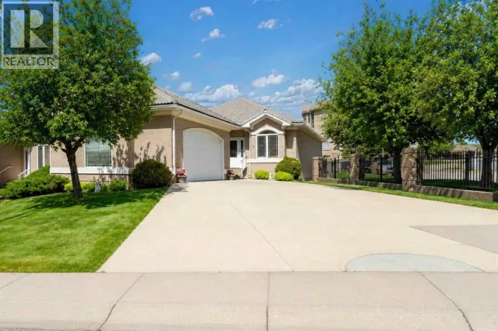 8 River Ridge Drive NW, Medicine Hat