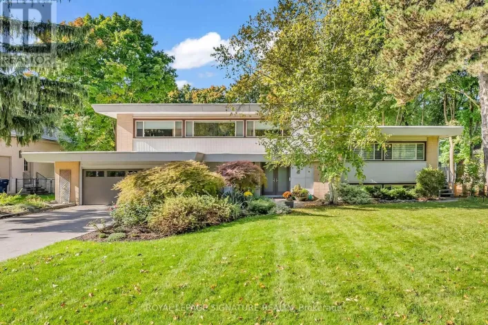 8 SILVERDALE CRESCENT, Toronto