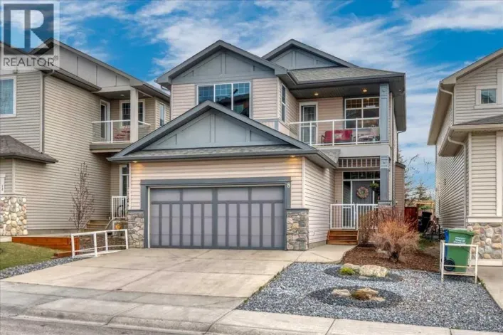 8 Sunset Square, Cochrane