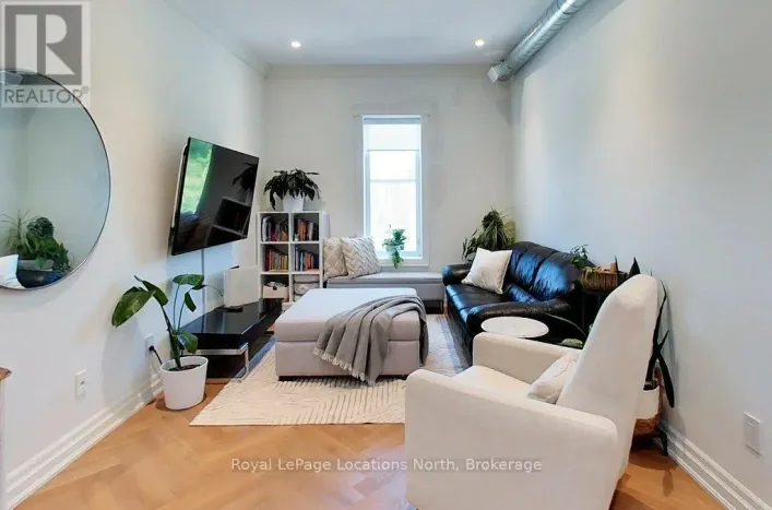 8 SYKES STREET N, Meaford