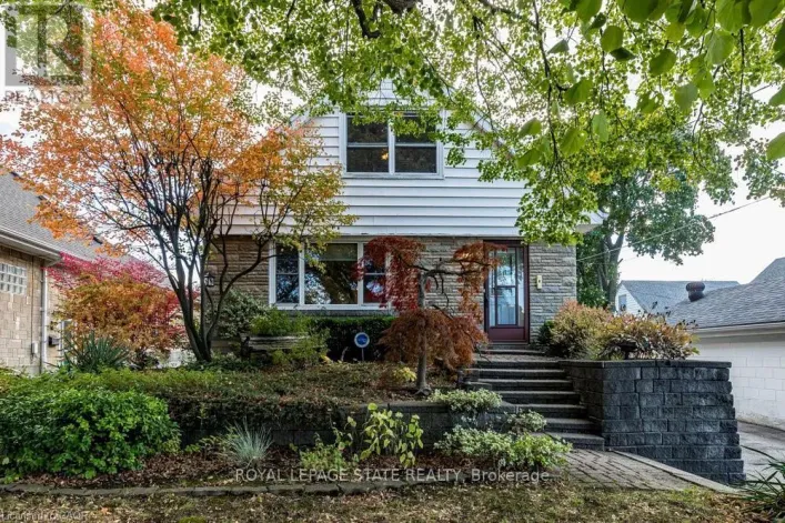 8 SYLVIA CRESCENT, Hamilton