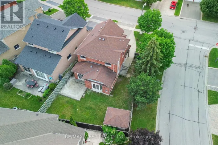 8 TERRASTONE COURT, Caledon