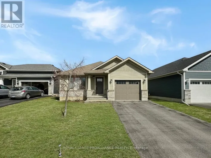 8 TESSA BOULEVARD, Belleville