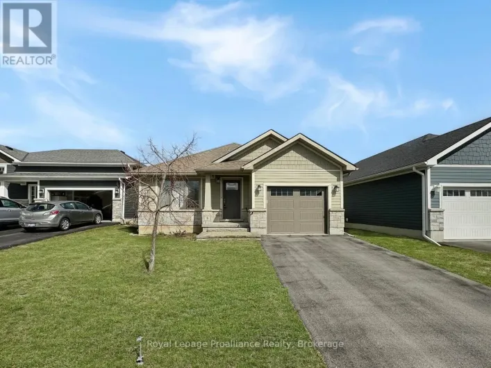 8 TESSA BOULEVARD, Belleville