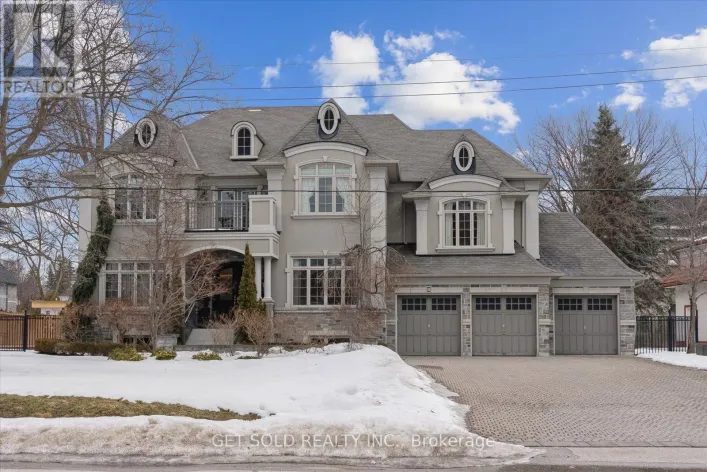 8 THORNHILL AVENUE, Vaughan
