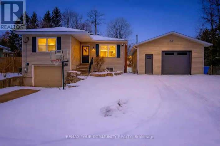 8 VICTOR DRIVE, Whitchurch-Stouffville