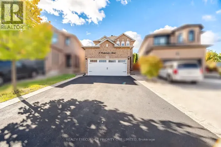 8 WATERBURY STREET, Caledon
