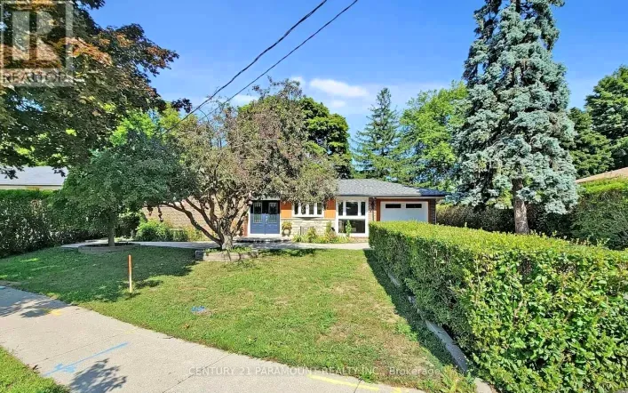 8 WATERFIELD DRIVE, Toronto