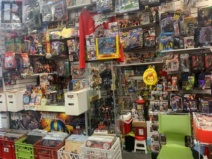 8 WESTMORE DRIVE, Toronto