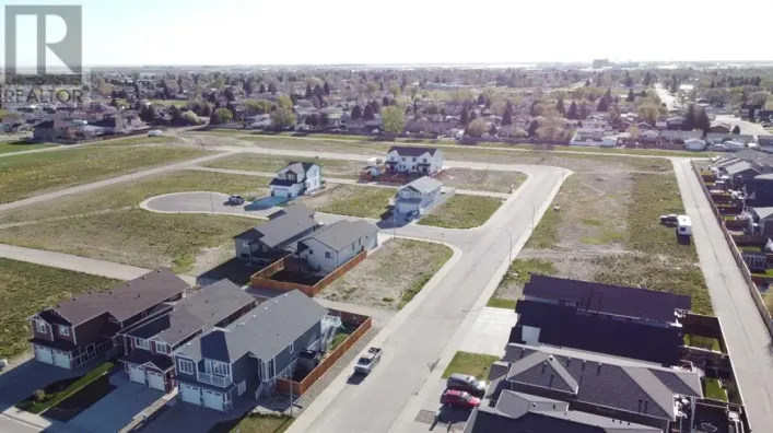 8 Westview Court, Taber