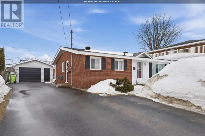 8 White Oak DR W, Sault Ste Marie