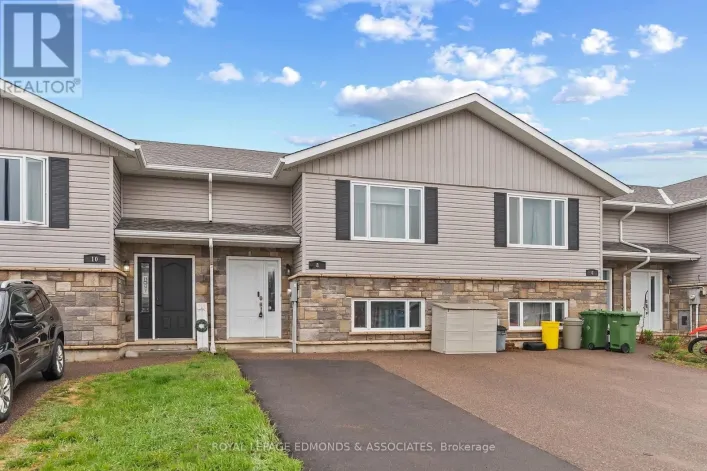 8 WILLIAM THOMAS DRIVE, Petawawa