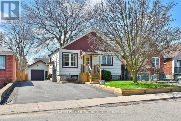 8 WOLCOTT AVENUE, Toronto