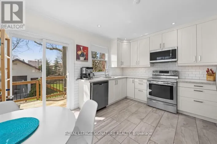 8 WOLCOTT AVENUE, Toronto