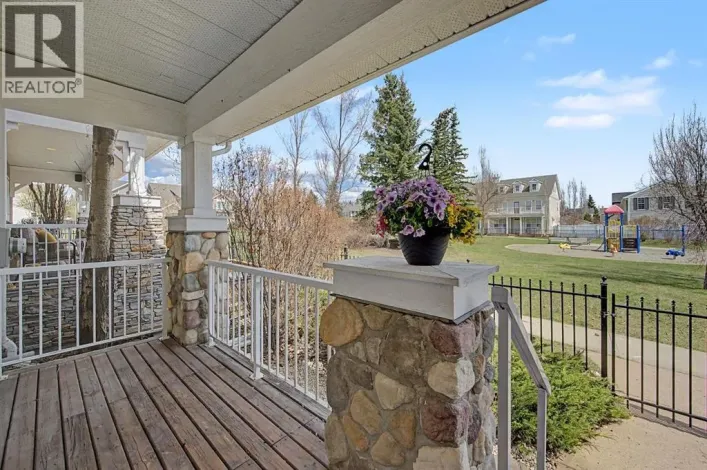 8 Ypres Lane SW, Calgary
