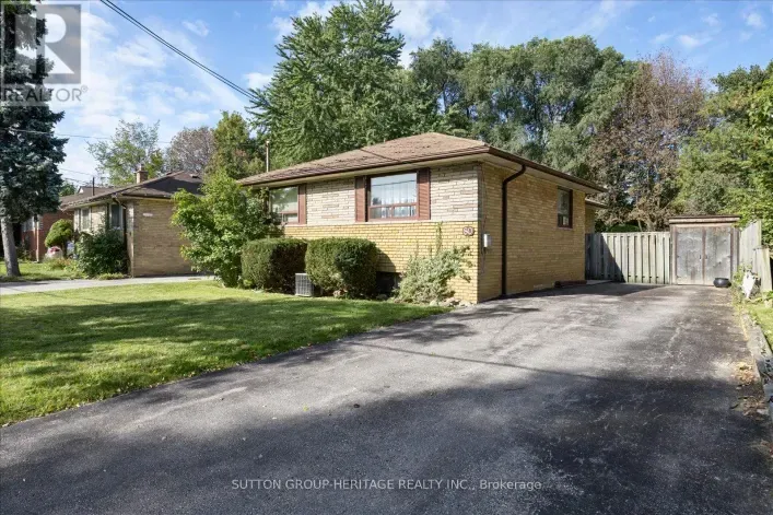 80 APPLEFIELD DRIVE, Toronto