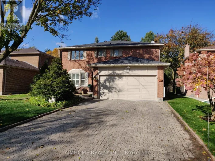 80 GOLF LINKS DRIVE, Aurora