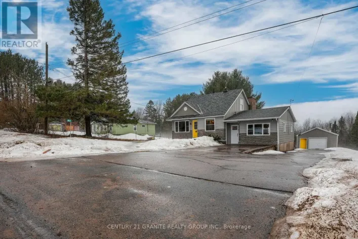 80 PARADISE ROAD, South Algonquin