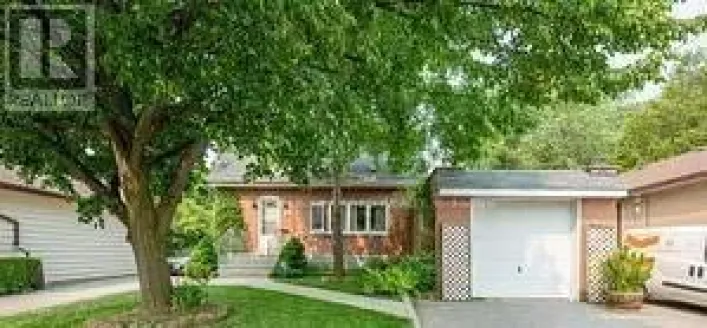 80 VANBRUGH AVENUE, Toronto