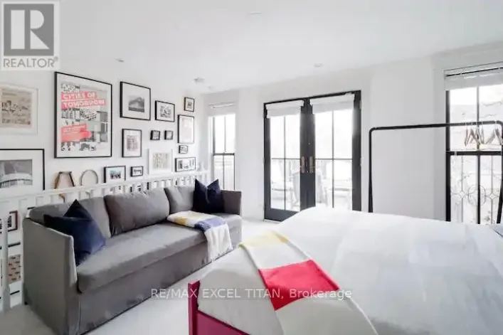 80 WILLCOCKS STREET, Toronto