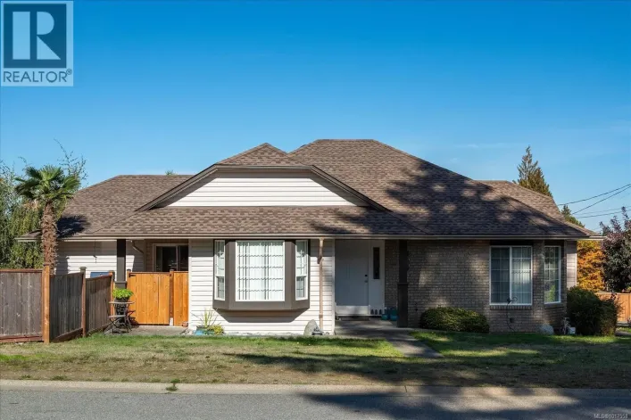 800 Colonia Dr, Ladysmith