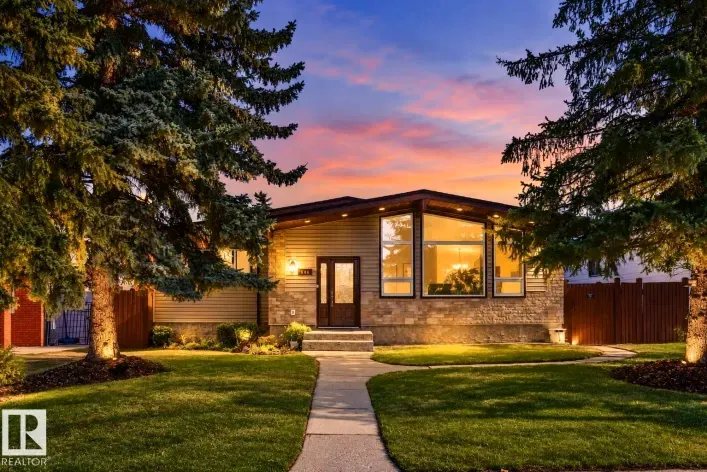 House for sale: 800 LEE RIDGE RD NW, Edmonton