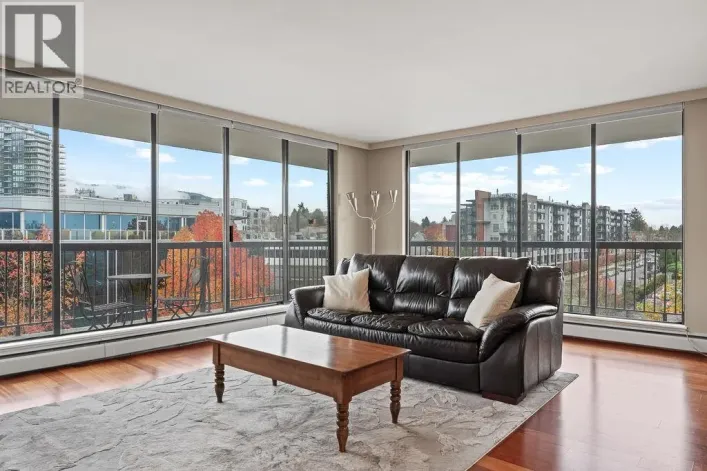 801 114 W KEITH ROAD, North Vancouver