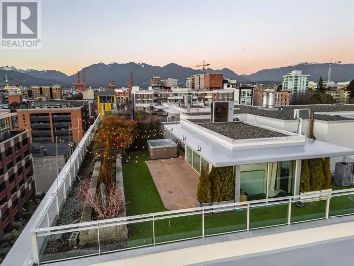 801 221 UNION STREET, Vancouver