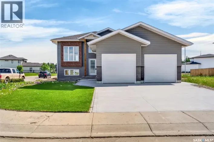 House for sale: 801 Kerr COVE, Prince Albert