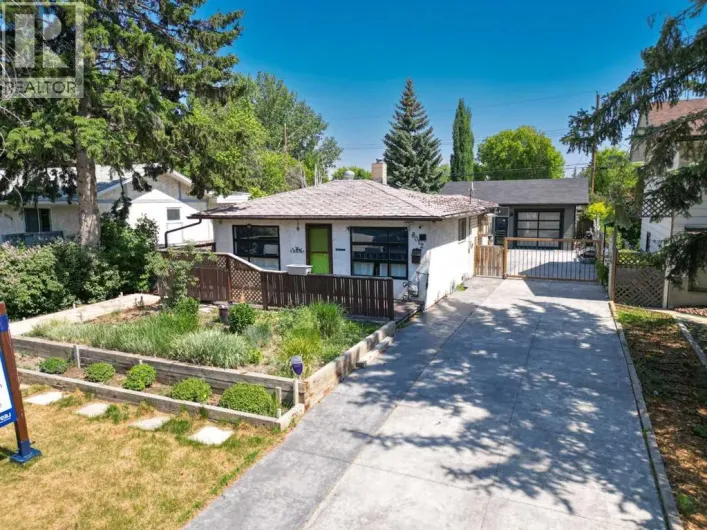 8012 33 Avenue NW, Calgary