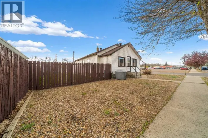 801B 2 Street SE, Medicine Hat