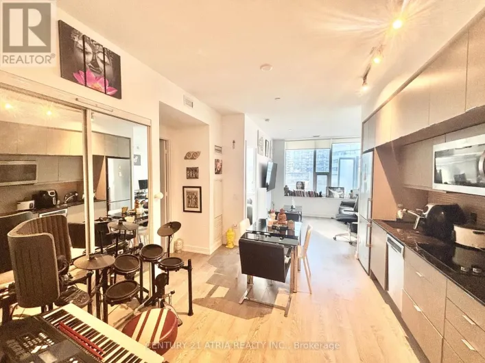 802 - 10 YORK STREET, Toronto